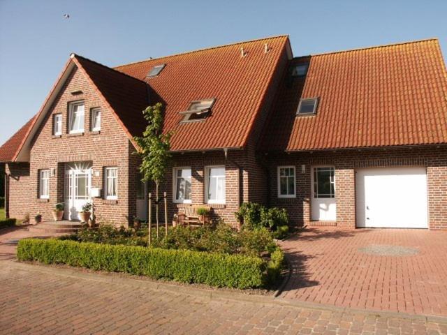 Ferienwohnungen Peters Neuharlingersiel Exteriör bild